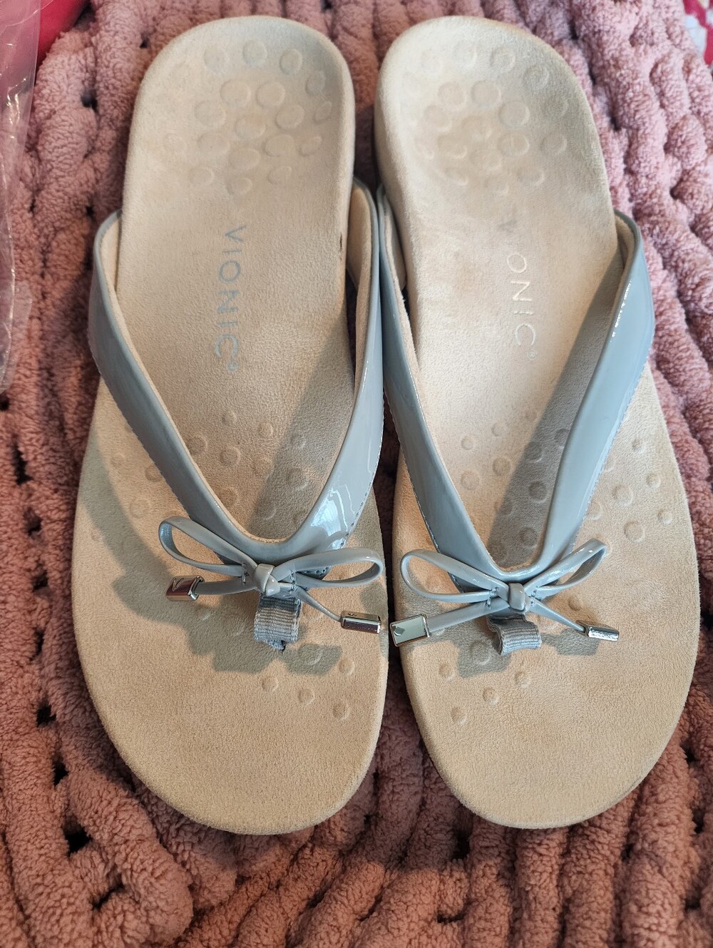 Vionic Women's Gray Bow Thong Sandals